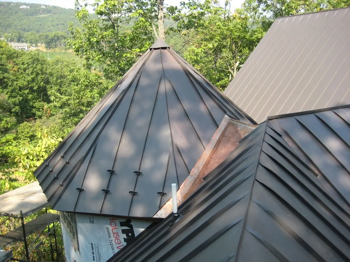 Professional Roof Tarp Installation by Craftsman Roofing in Chantilly Woods
